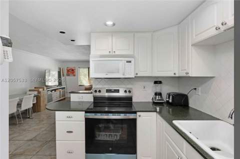 8617 SW 68th Ct 24, Pinecrest FL - photo 16 of 27
