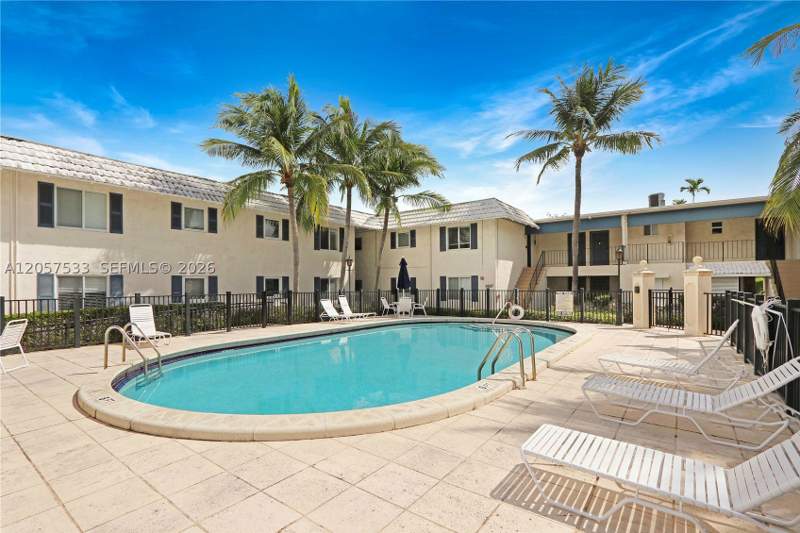 2 bedroom Condominium at 8617 SW 68th Ct 24, Monterey Gardens Of Pinec, Pinecrest — photo 5