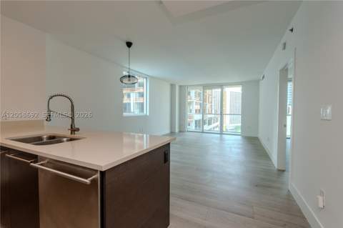 500 Brickell Ave 1407, Miami FL - photo 11 of 47