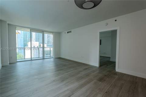500 Brickell Ave 1407, Miami FL - photo 12 of 47