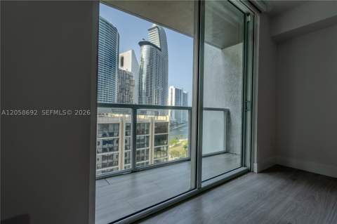 500 Brickell Ave 1407, Miami FL - photo 18 of 47