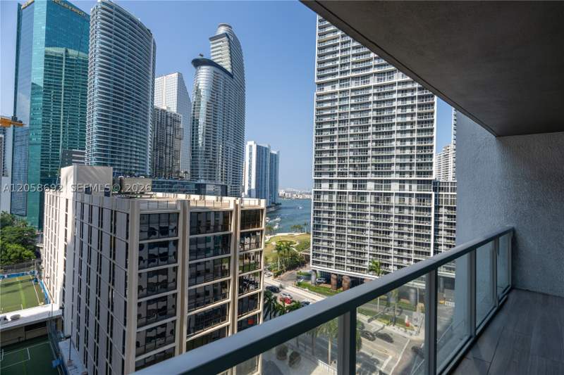 2 bedroom Condominium at 500 Brickell Ave 1407, 500 BRICKELL EAST CONDO, Miami — photo 2
