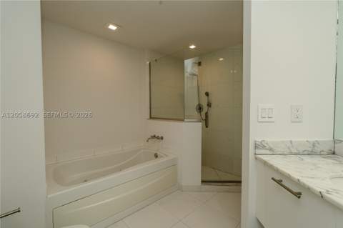 500 Brickell Ave 1407, Miami FL - photo 21 of 47