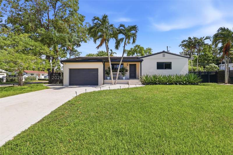3 bedroom SingleFamilyResidence at 6321 SW 21st St, Gables View, Miami — photo 2