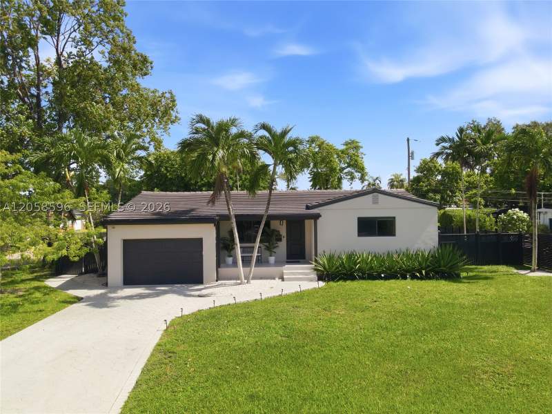 3 bedroom SingleFamilyResidence at 6321 SW 21st St, Gables View, Miami — photo 3