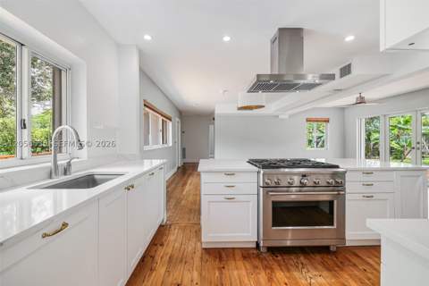 1012 NE 116th St, Biscayne Park FL - photo 11 of 53