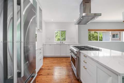 1012 NE 116th St, Biscayne Park FL - photo 12 of 53