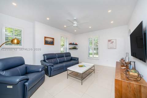 8425 SW 138th St, Palmetto Bay FL - photo 11 of 43