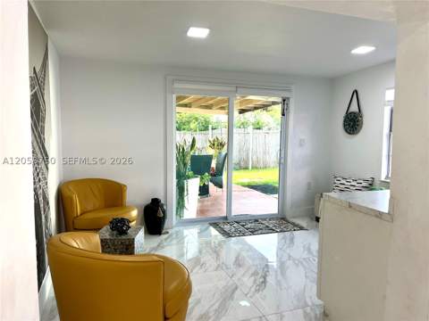 8025 NW 170th St, Hialeah FL - photo 10 of 22