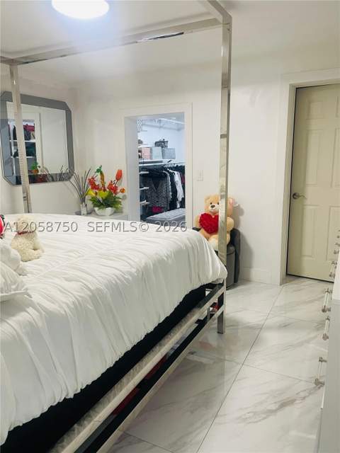 8025 NW 170th St, Hialeah FL - photo 13 of 22