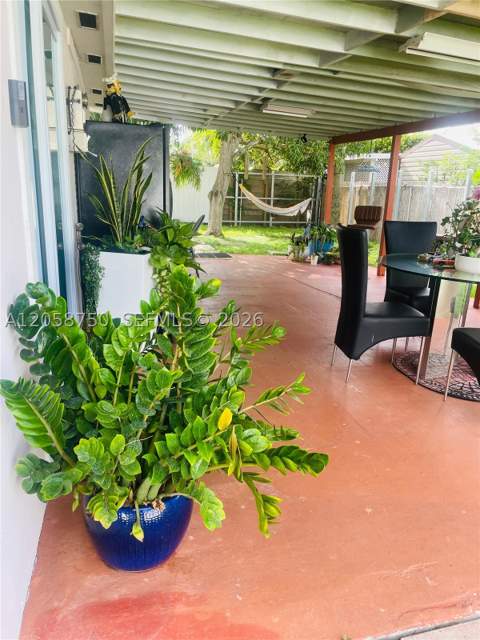 8025 NW 170th St, Hialeah FL - photo 14 of 22