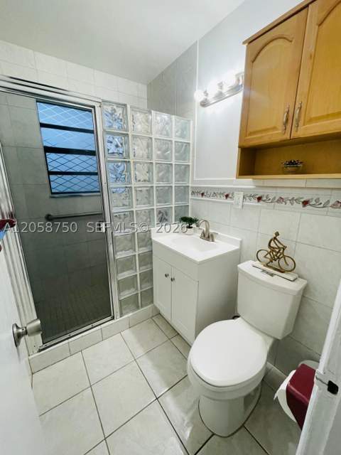 8025 NW 170th St, Hialeah FL - photo 19 of 22