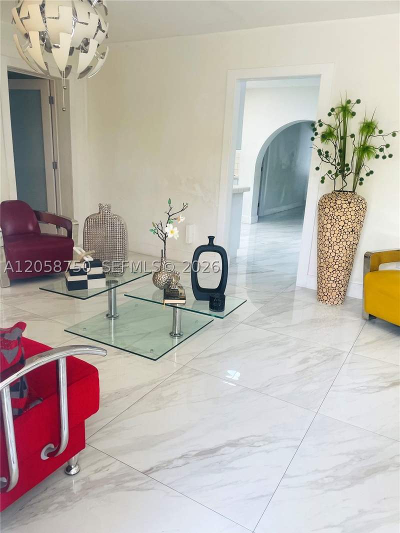 2 bedroom SingleFamilyResidence at 8025 NW 170th St, Palm Springs North Sec C, Hialeah — photo 3