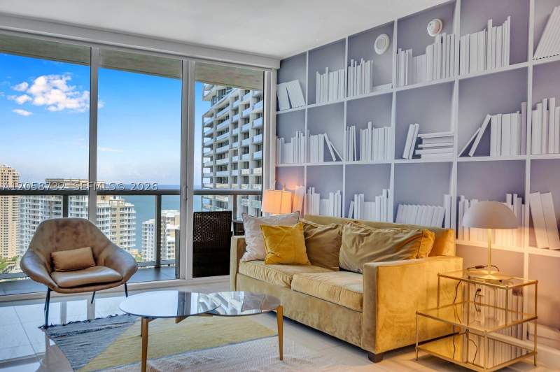 1 bedroom Condominium at 485 Brickell Ave 3401, Icon Brickell Condo No 3, Miami — photo 3