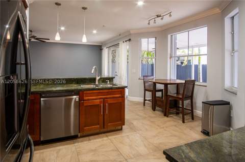 13836 SW 39th Ter, Miami FL - photo 11 of 34