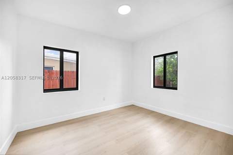 580 NW 116th Ter, Miami FL - photo 10 of 37