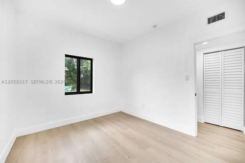 580 NW 116th Ter, Miami FL - photo 11 of 37