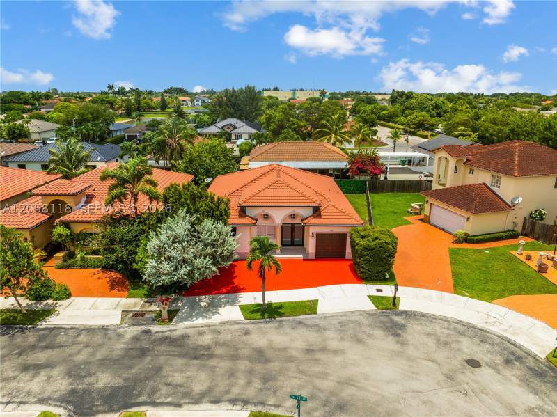 3 bedroom SingleFamilyResidence at 15819 SW 54th Ter, Pelicans Point A T Miller, Miami — photo 2