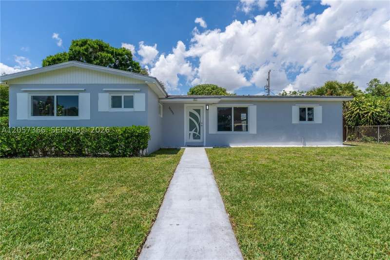 3 bedroom SingleFamilyResidence at 20440 NW 20th ct, LAKE LUCERNE SEC 3, Miami Gardens — photo 2