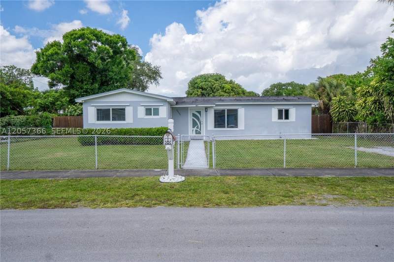 3 bedroom SingleFamilyResidence at 20440 NW 20th ct, LAKE LUCERNE SEC 3, Miami Gardens — photo 3