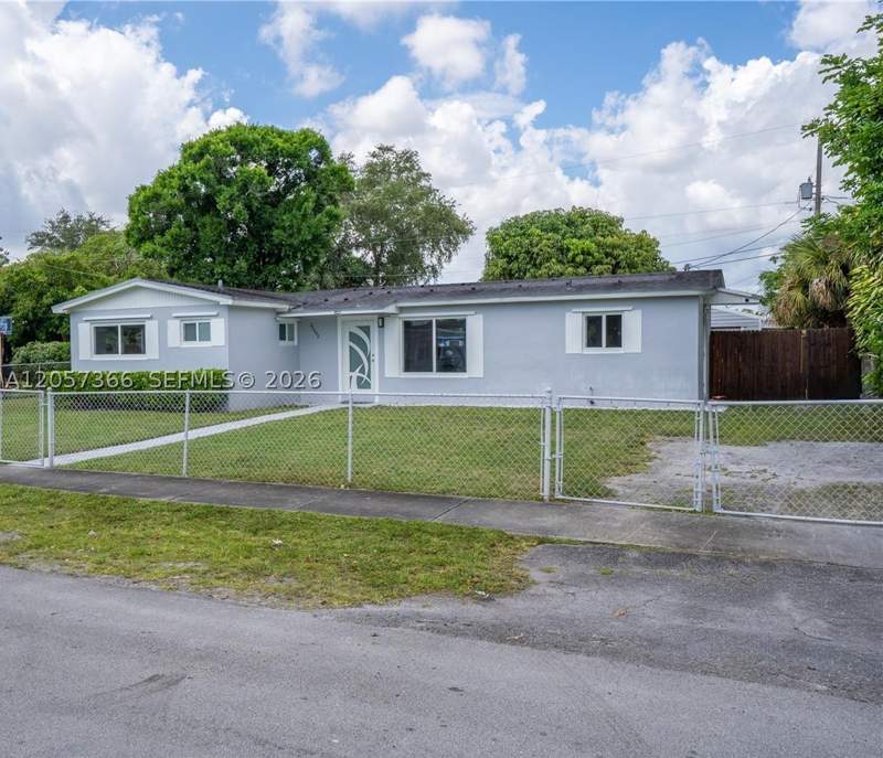 3 bedroom SingleFamilyResidence at 20440 NW 20th ct, LAKE LUCERNE SEC 3, Miami Gardens — photo 4