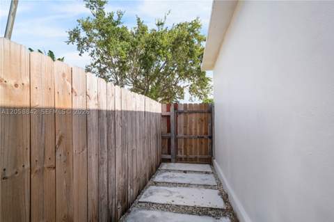 15431 Harding Ln, Homestead FL - photo 18 of 28