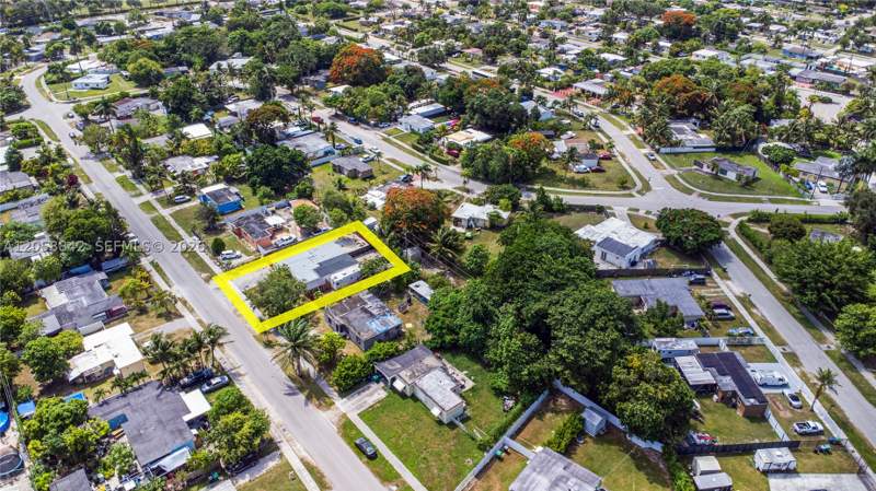 3 bedroom SingleFamilyResidence at 15431 Harding Ln, Leisure City Sec 1, Homestead — photo 2