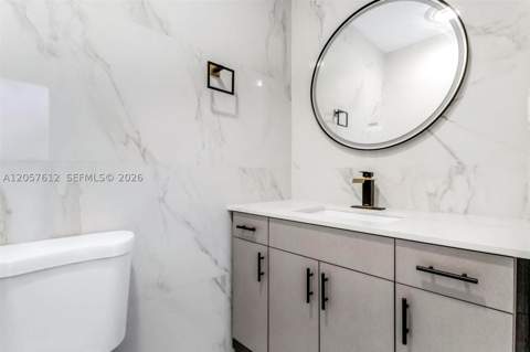 8350 Dundee Ter, Miami Lakes FL - photo 14 of 68