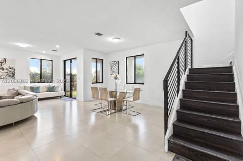 15725 SW 136th Ter, Miami FL - photo 10 of 36