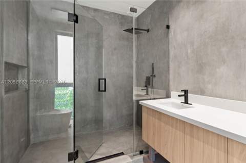 420 NE 62nd St B, Miami FL - photo 16 of 28