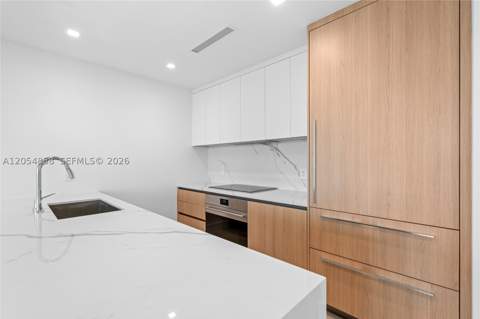 2411 Laguna Circle 1604, North Miami FL - photo 19 of 67