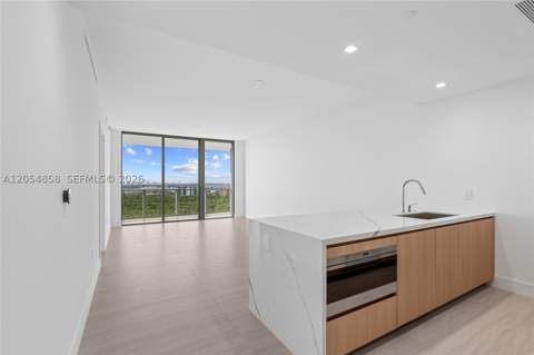 2411 Laguna Circle 1604, North Miami FL - photo 20 of 67