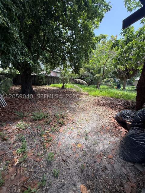 809 NW 108th St, Miami FL - photo 7 of 9