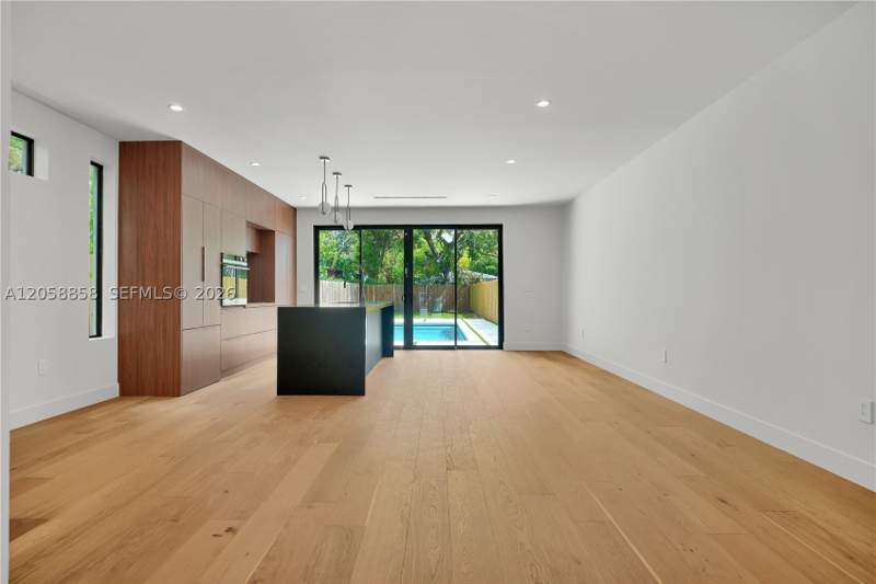 3 bedroom SingleFamilyResidence at 223 NW 51st St, Railway Shops Addn 2nd Am, Miami — photo 4