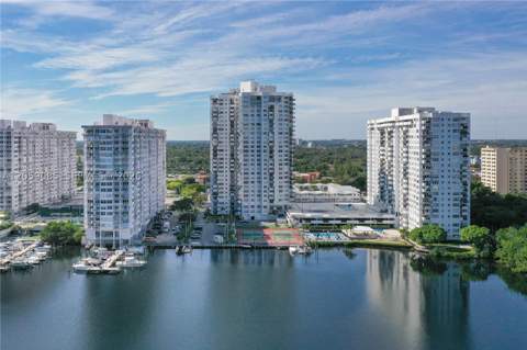 2780 NE 183rd St 901, Aventura FL - photo 15 of 19