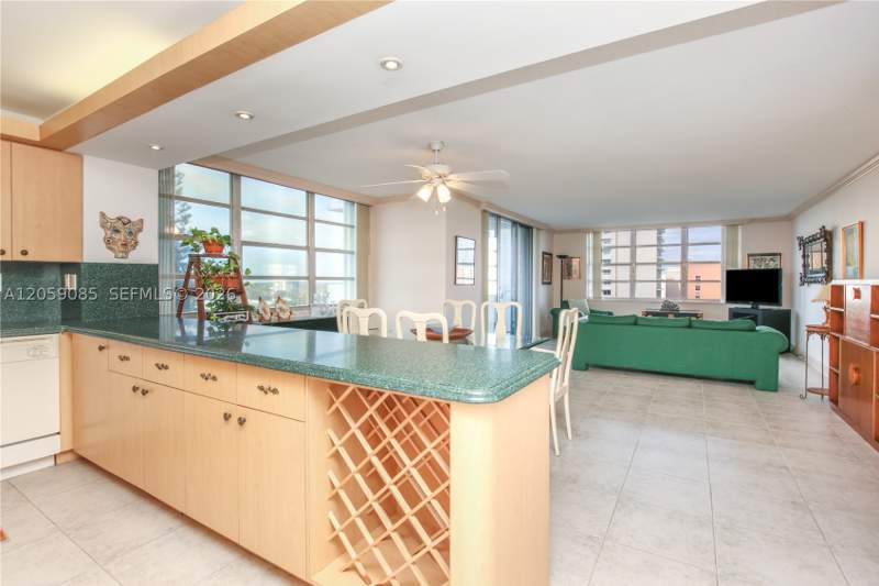 2 bedroom Condominium at 2780 NE 183rd St 901, Commodore Plaza Condo, Aventura — photo 3