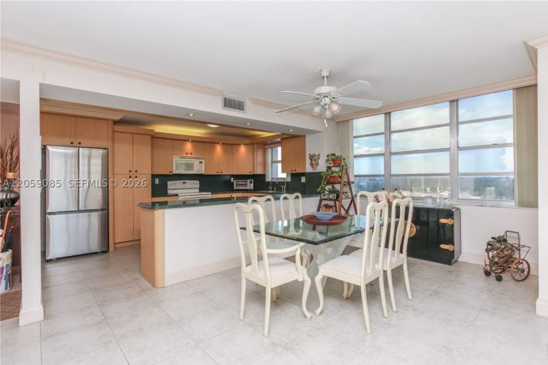 2 bedroom Condominium at 2780 NE 183rd St 901, Commodore Plaza Condo, Aventura — photo 5