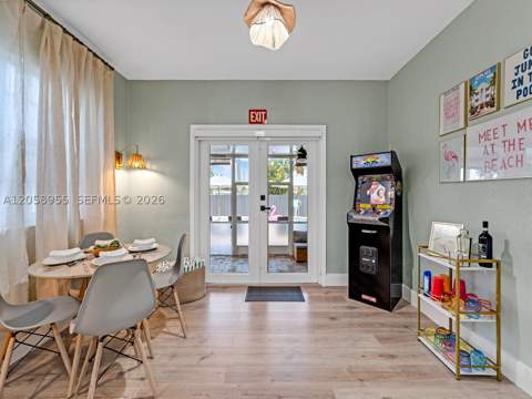 430 Forrest Dr, Miami Springs FL - photo 9 of 27