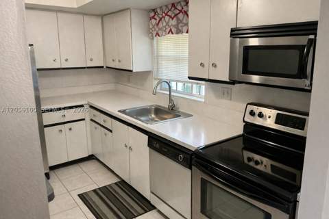 20851 San Simeon Way 202, Miami FL - photo 10 of 22