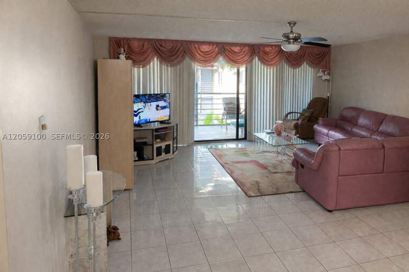 2 bedroom Condominium at 20851 San Simeon Way 202, Fairview Of Calf Cl Condo, Miami — photo 2