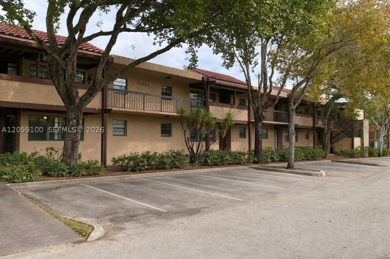2 bedroom Condominium at 20851 San Simeon Way 202, Fairview Of Calf Cl Condo, Miami — photo 4