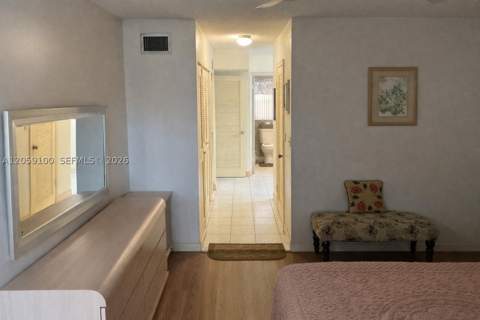 20851 San Simeon Way 202, Miami FL - photo 8 of 22