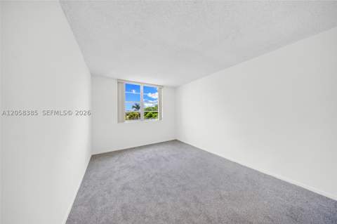 300 Bayview Dr 202, Sunny Isles Beach FL - photo 20 of 43