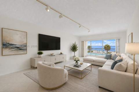 300 Bayview Dr 202, Sunny Isles Beach FL - photo 6 of 43