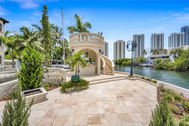 9 bedroom SingleFamilyResidence at 270 Atlantic Ave, Atlantic Island, Sunny Isles Beach — photo 4