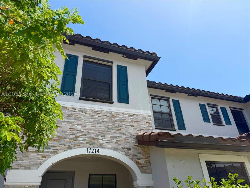 3 bedroom Townhouse at 11214 SW 249th St, Coco Palm Villas, Homestead — photo 2