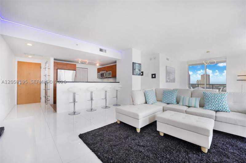 2 bedroom Condominium at 253 NE 2nd St 3302, Vizcayne South Condo, Miami — photo 2