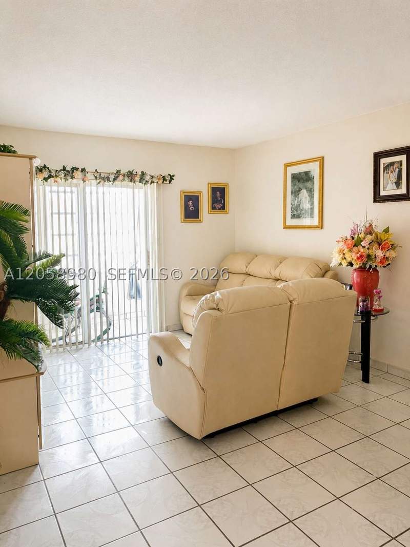 2 bedroom Condominium at 110 Royal Palm Rd 208, Palm Springs Gardens Bldg, Hialeah Gardens — photo 3