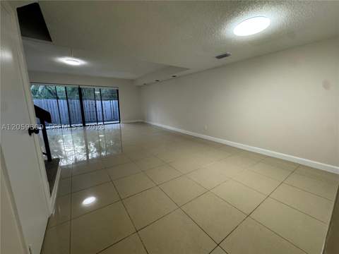 16498 NE 26th Ave 12, North Miami Beach FL - photo 18 of 25