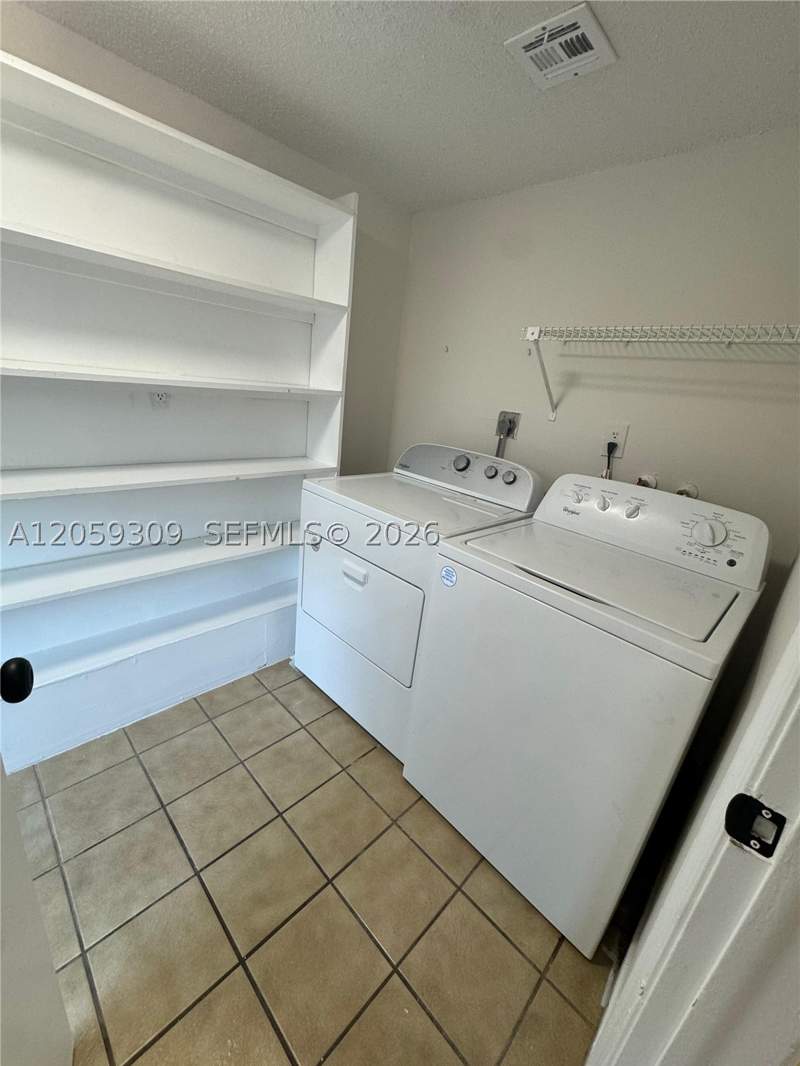 3 bedroom Townhouse at 16498 NE 26th Ave 12, Lakeview Townhomes Condo, North Miami Beach — photo 5